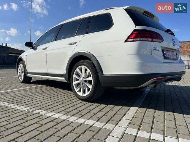 Белый Фольксваген Golf Alltrack, объемом двигателя 1.8 л и пробегом 148 тыс. км за 16000 $, фото 5 на Automoto.ua
