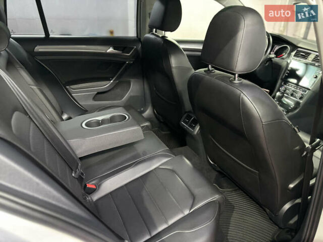 Белый Фольксваген Golf Alltrack, объемом двигателя 1.8 л и пробегом 58 тыс. км за 15999 $, фото 48 на Automoto.ua