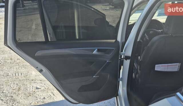 Білий Фольксваген Golf Alltrack, об'ємом двигуна 1.8 л та пробігом 25 тис. км за 16900 $, фото 18 на Automoto.ua