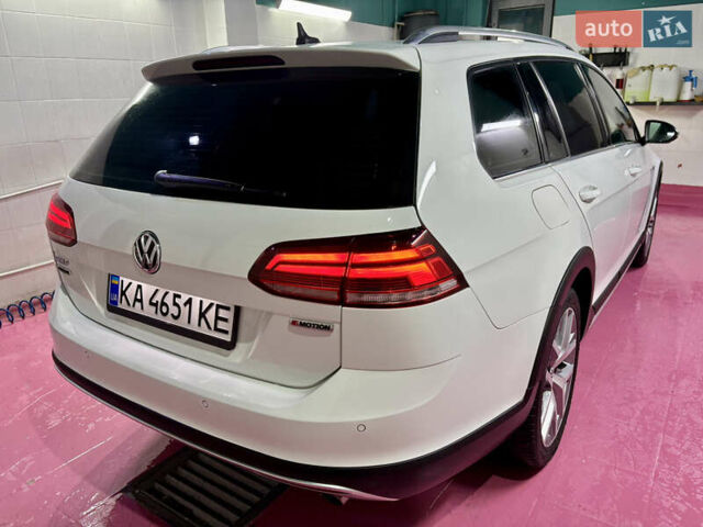 Белый Фольксваген Golf Alltrack, объемом двигателя 1.8 л и пробегом 58 тыс. км за 15999 $, фото 15 на Automoto.ua