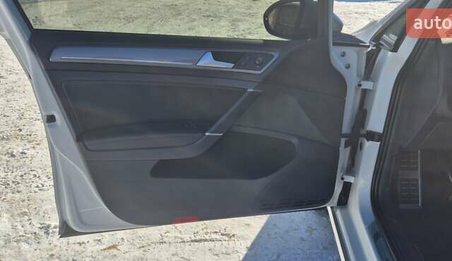 Білий Фольксваген Golf Alltrack, об'ємом двигуна 1.8 л та пробігом 25 тис. км за 16900 $, фото 17 на Automoto.ua