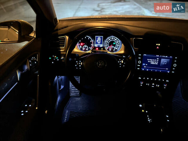 Белый Фольксваген Golf Alltrack, объемом двигателя 1.8 л и пробегом 58 тыс. км за 15999 $, фото 52 на Automoto.ua