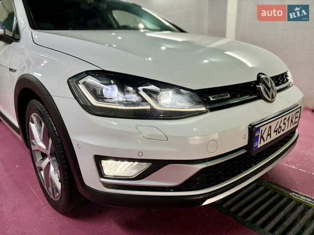 Белый Фольксваген Golf Alltrack, объемом двигателя 1.8 л и пробегом 58 тыс. км за 15999 $, фото 7 на Automoto.ua