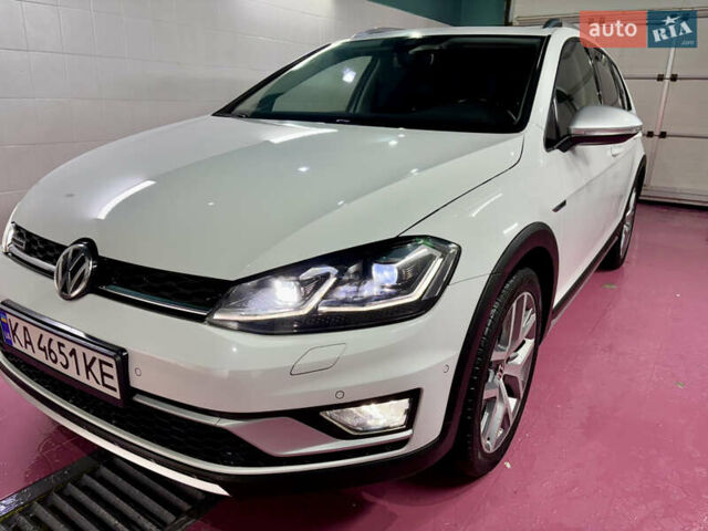 Белый Фольксваген Golf Alltrack, объемом двигателя 1.8 л и пробегом 58 тыс. км за 15999 $, фото 6 на Automoto.ua