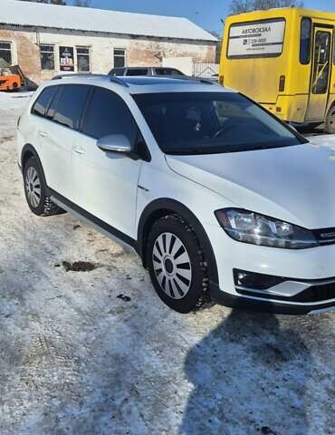 Білий Фольксваген Golf Alltrack, об'ємом двигуна 1.8 л та пробігом 25 тис. км за 16900 $, фото 10 на Automoto.ua