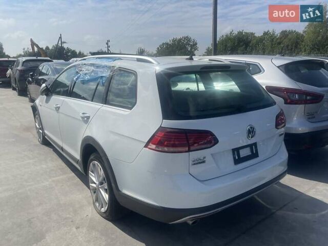 Белый Фольксваген Golf Alltrack, объемом двигателя 1.8 л и пробегом 100 тыс. км за 9700 $, фото 2 на Automoto.ua