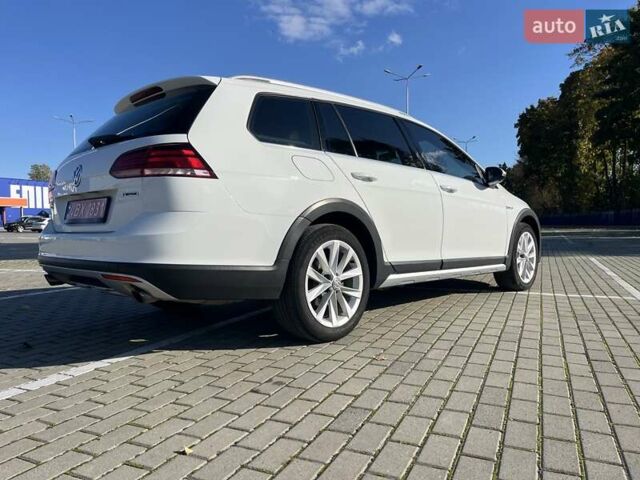 Белый Фольксваген Golf Alltrack, объемом двигателя 1.8 л и пробегом 148 тыс. км за 16000 $, фото 12 на Automoto.ua