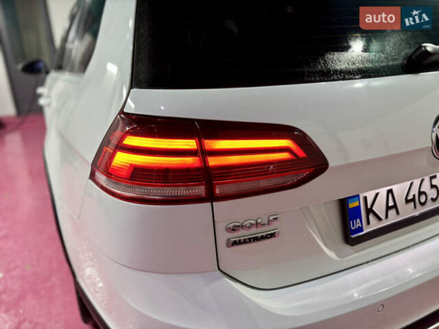 Белый Фольксваген Golf Alltrack, объемом двигателя 1.8 л и пробегом 58 тыс. км за 15999 $, фото 19 на Automoto.ua