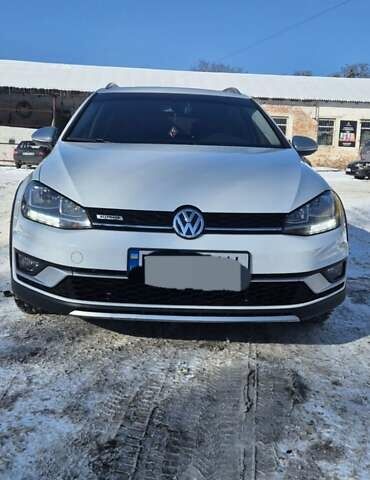 Білий Фольксваген Golf Alltrack, об'ємом двигуна 1.8 л та пробігом 25 тис. км за 16900 $, фото 9 на Automoto.ua