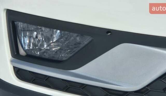 Білий Фольксваген Golf Alltrack, об'ємом двигуна 1.8 л та пробігом 25 тис. км за 16900 $, фото 8 на Automoto.ua