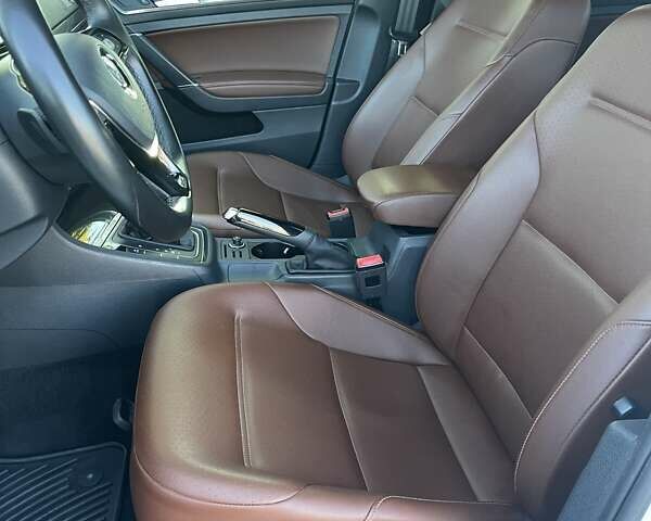 Белый Фольксваген Golf Alltrack, объемом двигателя 1.8 л и пробегом 148 тыс. км за 16000 $, фото 23 на Automoto.ua