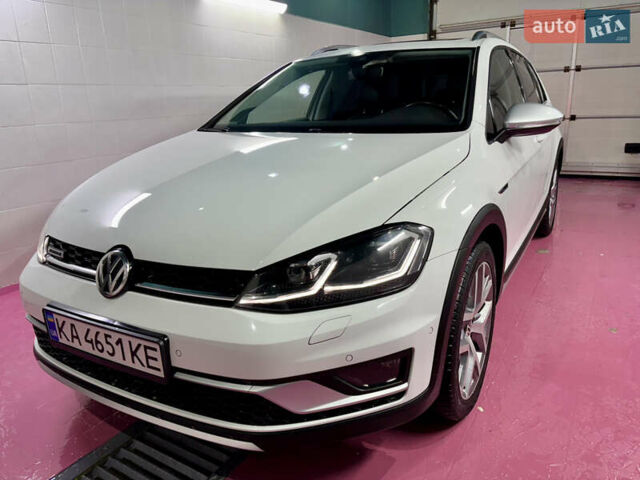 Белый Фольксваген Golf Alltrack, объемом двигателя 1.8 л и пробегом 58 тыс. км за 15999 $, фото 9 на Automoto.ua