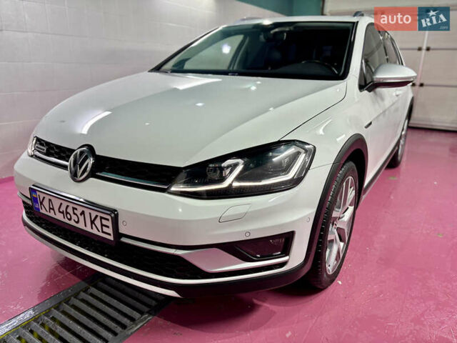 Белый Фольксваген Golf Alltrack, объемом двигателя 1.8 л и пробегом 58 тыс. км за 15999 $, фото 13 на Automoto.ua