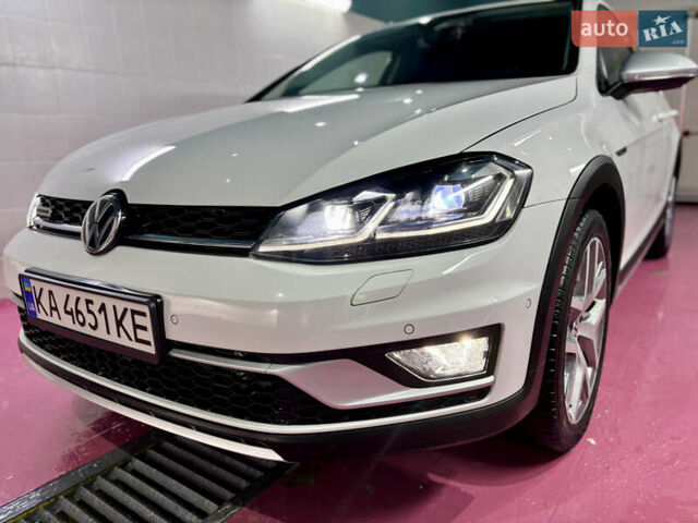 Белый Фольксваген Golf Alltrack, объемом двигателя 1.8 л и пробегом 58 тыс. км за 15999 $, фото 8 на Automoto.ua