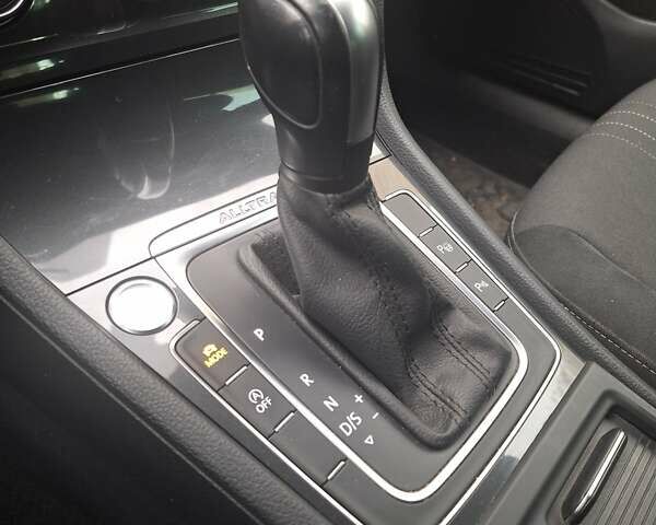 Белый Фольксваген Golf Alltrack, объемом двигателя 1.97 л и пробегом 298 тыс. км за 17900 $, фото 30 на Automoto.ua