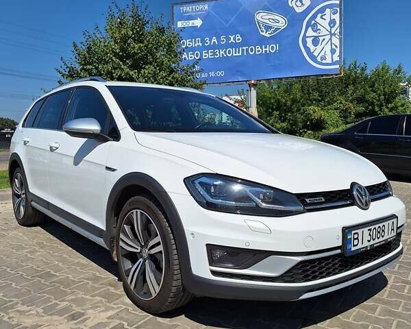 Белый Фольксваген Golf Alltrack, объемом двигателя 1.97 л и пробегом 298 тыс. км за 17900 $, фото 3 на Automoto.ua