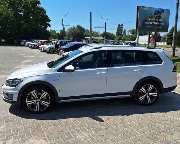 Белый Фольксваген Golf Alltrack, объемом двигателя 1.97 л и пробегом 298 тыс. км за 17900 $, фото 1 на Automoto.ua