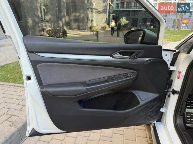 Білий Фольксваген Golf Alltrack, об'ємом двигуна 2 л та пробігом 198 тис. км за 24900 $, фото 41 на Automoto.ua