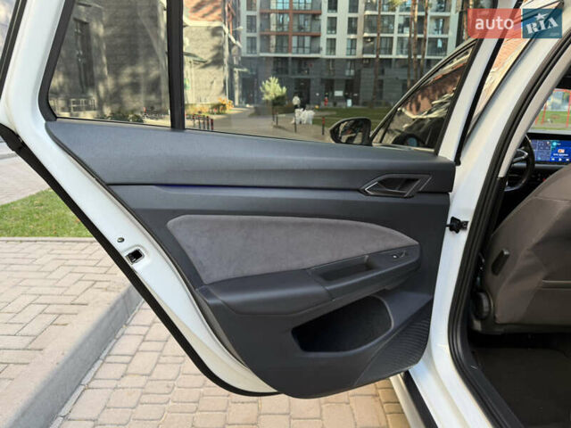 Білий Фольксваген Golf Alltrack, об'ємом двигуна 2 л та пробігом 198 тис. км за 24900 $, фото 47 на Automoto.ua