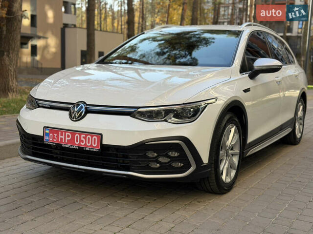 Білий Фольксваген Golf Alltrack, об'ємом двигуна 2 л та пробігом 198 тис. км за 24900 $, фото 5 на Automoto.ua