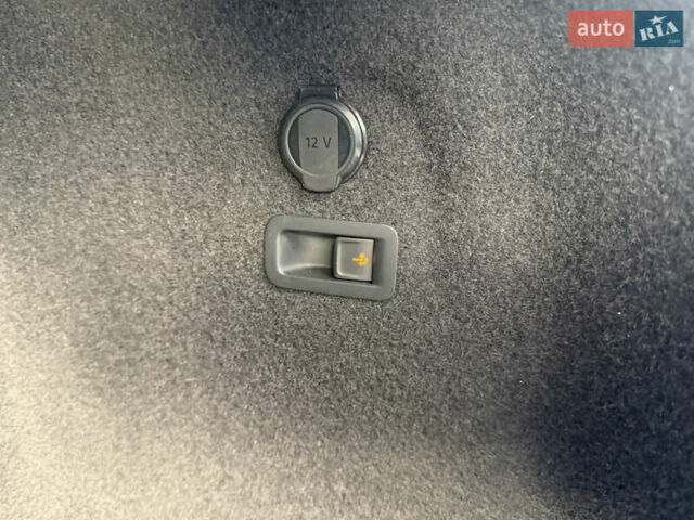 Білий Фольксваген Golf Alltrack, об'ємом двигуна 2 л та пробігом 198 тис. км за 24900 $, фото 34 на Automoto.ua