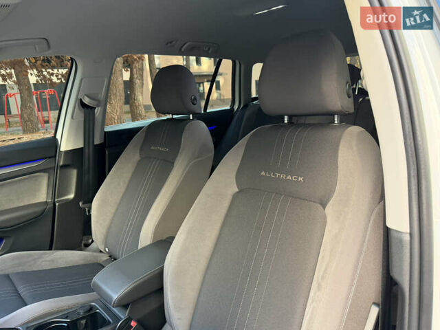 Білий Фольксваген Golf Alltrack, об'ємом двигуна 2 л та пробігом 198 тис. км за 24900 $, фото 38 на Automoto.ua