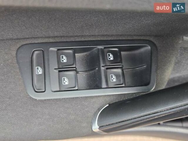 Черный Фольксваген Golf Alltrack, объемом двигателя 1.6 л и пробегом 292 тыс. км за 10900 $, фото 16 на Automoto.ua