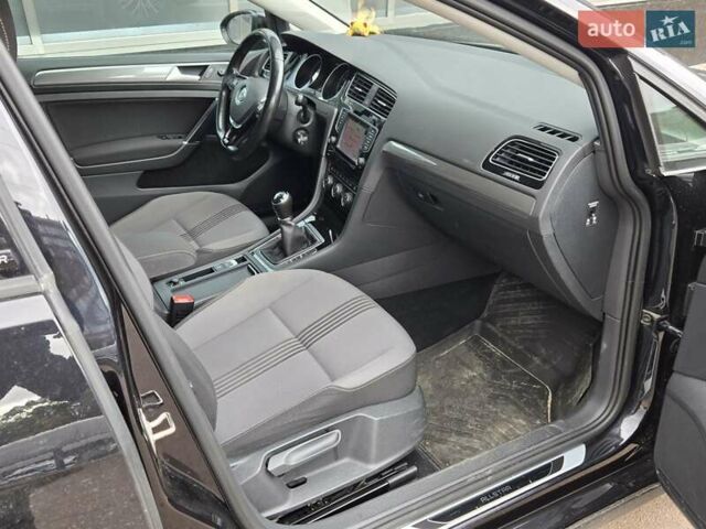 Черный Фольксваген Golf Alltrack, объемом двигателя 1.6 л и пробегом 292 тыс. км за 10900 $, фото 13 на Automoto.ua