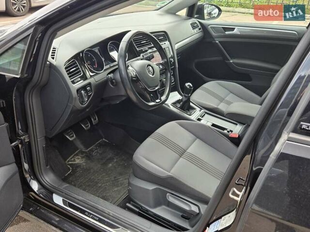 Черный Фольксваген Golf Alltrack, объемом двигателя 1.6 л и пробегом 292 тыс. км за 10900 $, фото 7 на Automoto.ua