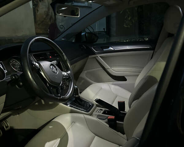 Черный Фольксваген Golf Alltrack, объемом двигателя 1.8 л и пробегом 195 тыс. км за 14100 $, фото 17 на Automoto.ua