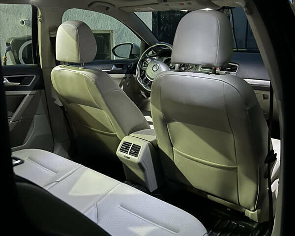 Черный Фольксваген Golf Alltrack, объемом двигателя 1.8 л и пробегом 195 тыс. км за 14100 $, фото 16 на Automoto.ua