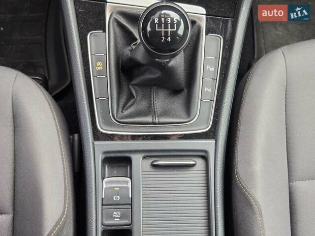 Черный Фольксваген Golf Alltrack, объемом двигателя 1.6 л и пробегом 292 тыс. км за 10900 $, фото 24 на Automoto.ua