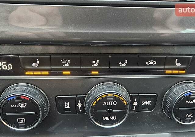 Черный Фольксваген Golf Alltrack, объемом двигателя 1.97 л и пробегом 236 тыс. км за 14900 $, фото 6 на Automoto.ua