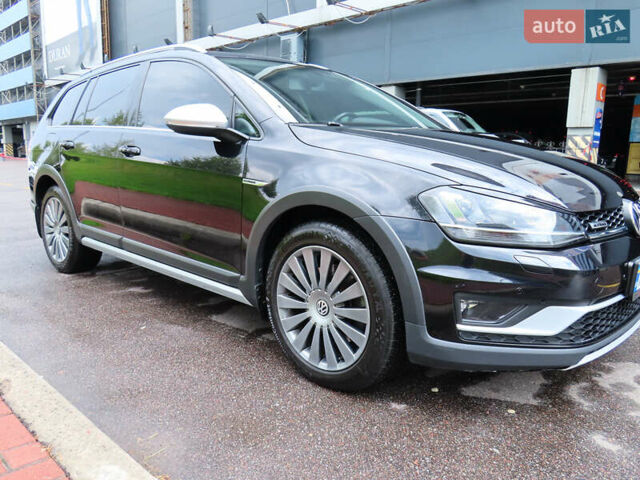 Черный Фольксваген Golf Alltrack, объемом двигателя 1.8 л и пробегом 49 тыс. км за 16700 $, фото 5 на Automoto.ua