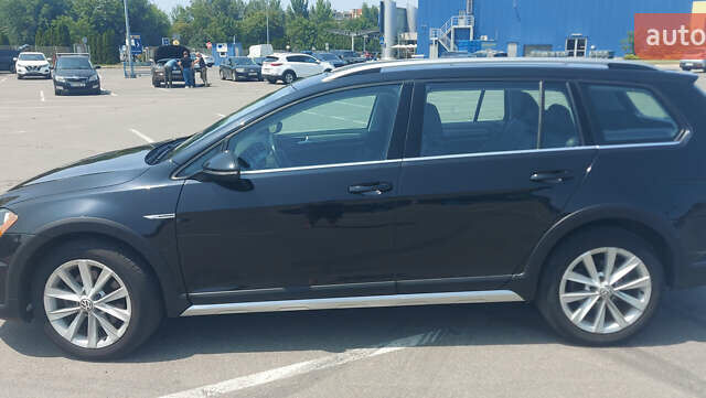 Черный Фольксваген Golf Alltrack, объемом двигателя 1.8 л и пробегом 93 тыс. км за 11900 $, фото 2 на Automoto.ua