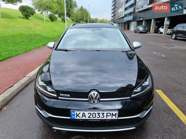 Черный Фольксваген Golf Alltrack, объемом двигателя 1.8 л и пробегом 49 тыс. км за 16700 $, фото 1 на Automoto.ua