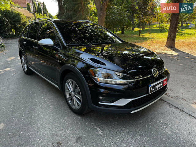 Чорний Фольксваген Golf Alltrack, об'ємом двигуна 1.8 л та пробігом 142 тис. км за 15690 $, фото 3 на Automoto.ua