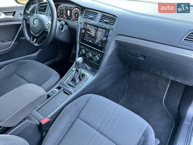 Черный Фольксваген Golf Alltrack, объемом двигателя 2 л и пробегом 267 тыс. км за 18500 $, фото 44 на Automoto.ua