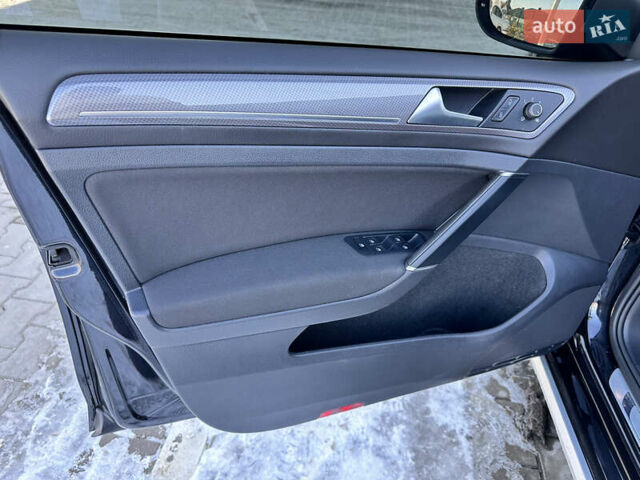 Черный Фольксваген Golf Alltrack, объемом двигателя 2 л и пробегом 267 тыс. км за 18500 $, фото 52 на Automoto.ua