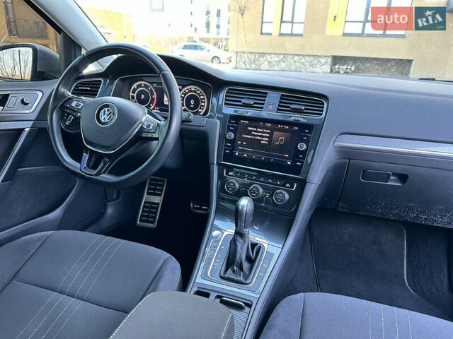 Черный Фольксваген Golf Alltrack, объемом двигателя 2 л и пробегом 267 тыс. км за 18500 $, фото 39 на Automoto.ua