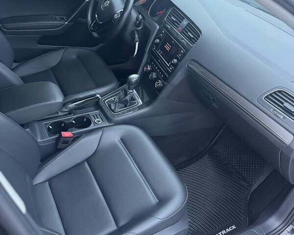 Черный Фольксваген Golf Alltrack, объемом двигателя 1.8 л и пробегом 162 тыс. км за 13400 $, фото 41 на Automoto.ua