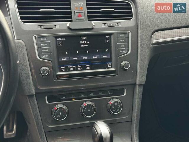 Красный Фольксваген Golf Alltrack, объемом двигателя 1.8 л и пробегом 133 тыс. км за 11980 $, фото 20 на Automoto.ua