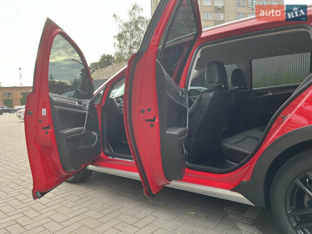 Красный Фольксваген Golf Alltrack, объемом двигателя 1.8 л и пробегом 208 тыс. км за 12499 $, фото 14 на Automoto.ua