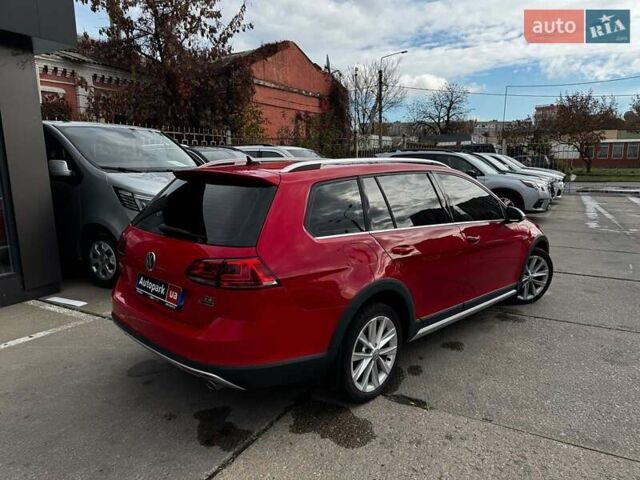 Красный Фольксваген Golf Alltrack, объемом двигателя 1.8 л и пробегом 133 тыс. км за 11980 $, фото 5 на Automoto.ua