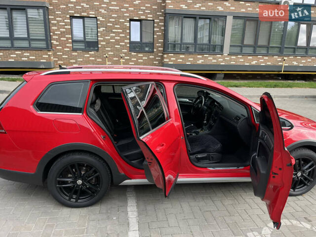Красный Фольксваген Golf Alltrack, объемом двигателя 1.8 л и пробегом 208 тыс. км за 12499 $, фото 11 на Automoto.ua