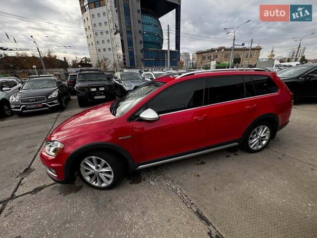 Красный Фольксваген Golf Alltrack, объемом двигателя 1.8 л и пробегом 133 тыс. км за 11980 $, фото 2 на Automoto.ua