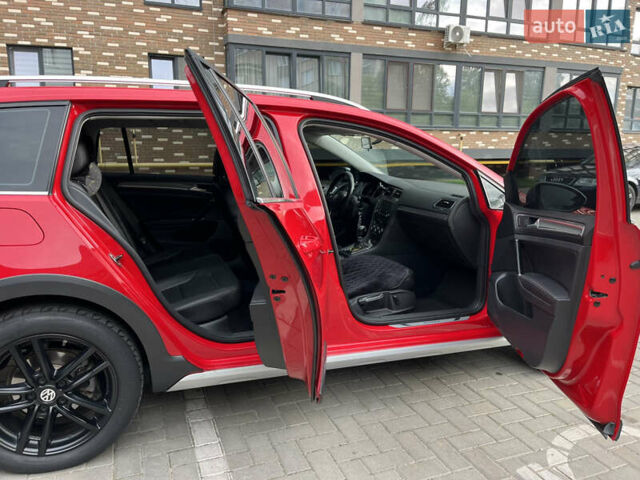 Красный Фольксваген Golf Alltrack, объемом двигателя 1.8 л и пробегом 208 тыс. км за 12499 $, фото 10 на Automoto.ua