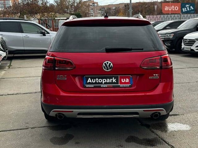 Красный Фольксваген Golf Alltrack, объемом двигателя 1.8 л и пробегом 133 тыс. км за 11980 $, фото 4 на Automoto.ua