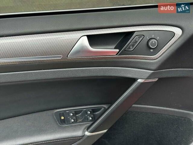 Красный Фольксваген Golf Alltrack, объемом двигателя 1.8 л и пробегом 133 тыс. км за 11980 $, фото 13 на Automoto.ua