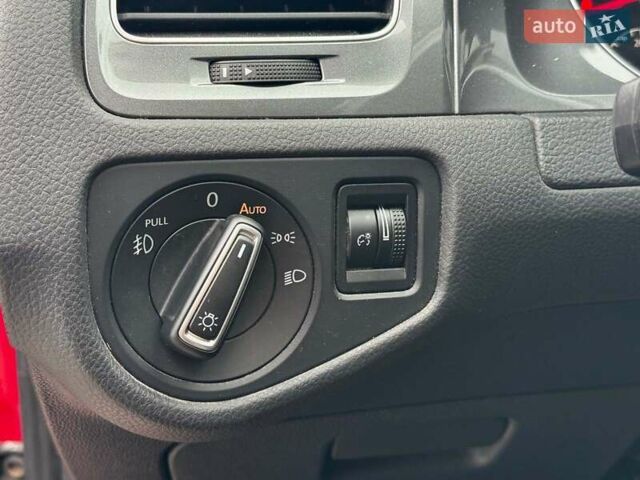 Красный Фольксваген Golf Alltrack, объемом двигателя 1.8 л и пробегом 133 тыс. км за 11980 $, фото 18 на Automoto.ua